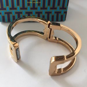 Tory Burch Jewelry - Like new Tory Burch bracelet Tory Burch Jewelry - Like new Tory Burch bracelet
